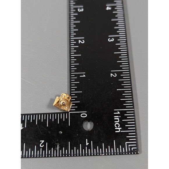 Vintage Avon Christmas Gift Present Earrings Gold Tone Red Pierced Stud - Picture 5 of 5